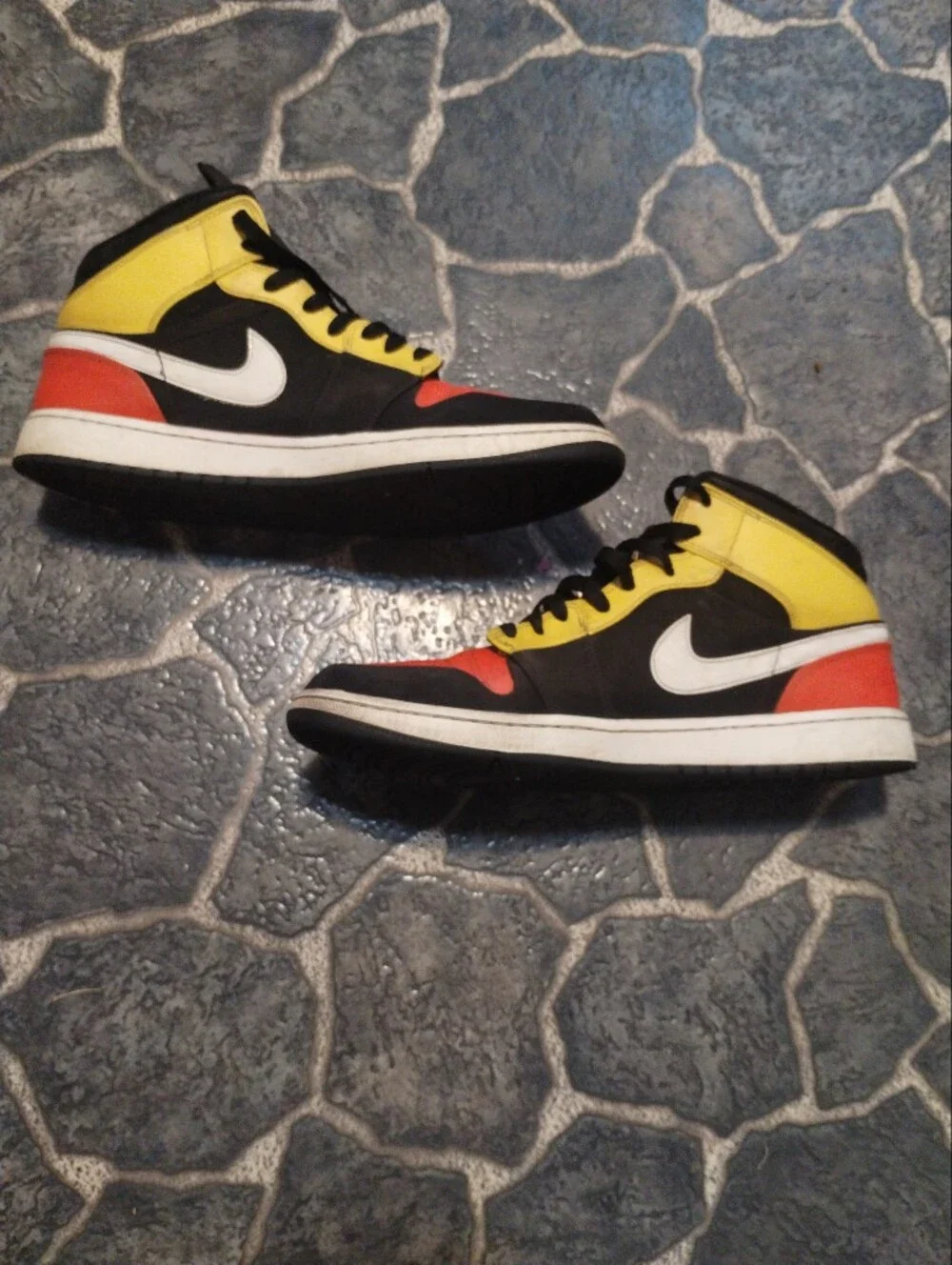 Jordan Nike air jordan 1 mid SE Black / Amarillo Orange men's shoes size 13